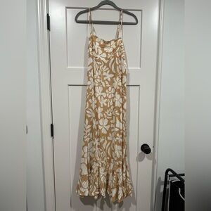 Elegant Floral Maxi Dress in Tan and White